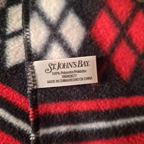 St. John's Bay Kids Red & Black Diamond Pattern Fleece Scarf w/ fringes 10"X56" - Picture 13 of 13